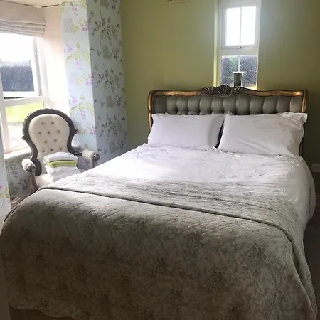 Burton Hall - Pauline Ubytování v soukromí